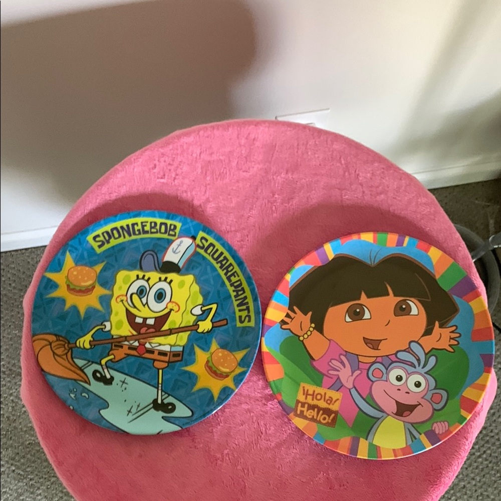 SpongeBob and Dora Plastic Plates - NWOT